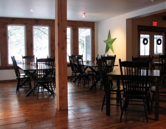 هانتسفيل Pine Lodge Muskoka المظهر الخارجي الصورة