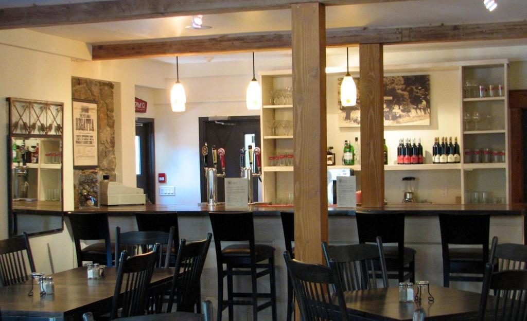هانتسفيل Pine Lodge Muskoka المظهر الخارجي الصورة
