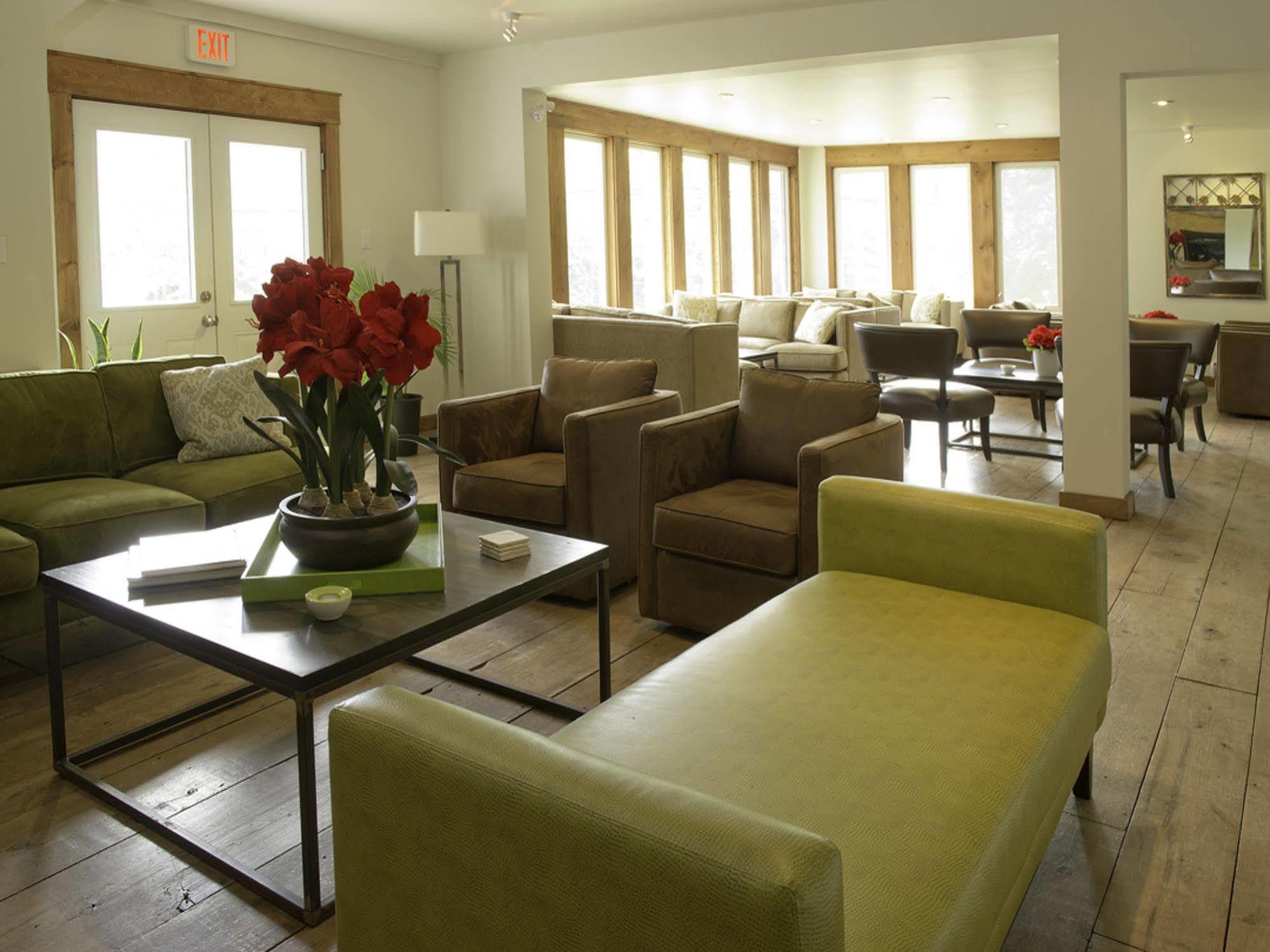 هانتسفيل Pine Lodge Muskoka المظهر الخارجي الصورة