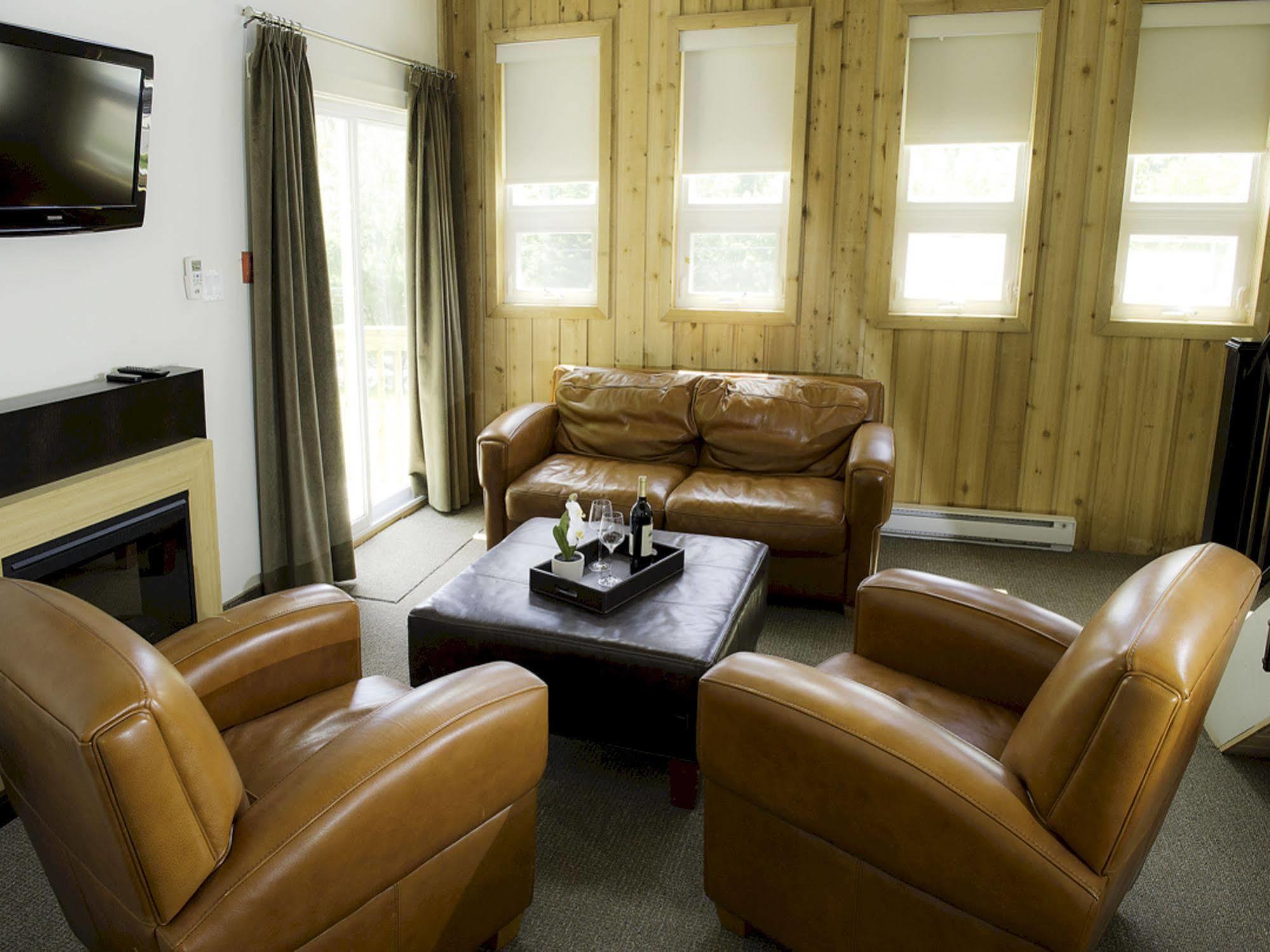 هانتسفيل Pine Lodge Muskoka المظهر الخارجي الصورة