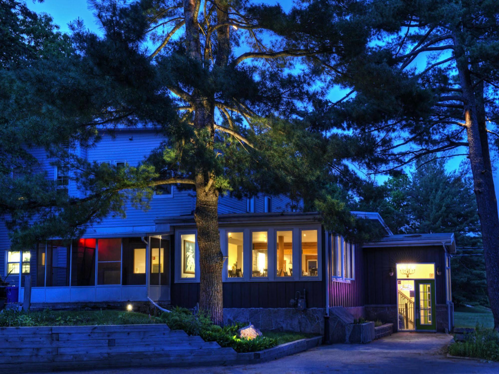 هانتسفيل Pine Lodge Muskoka المظهر الخارجي الصورة